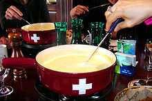 220px-Swiss_fondue_2