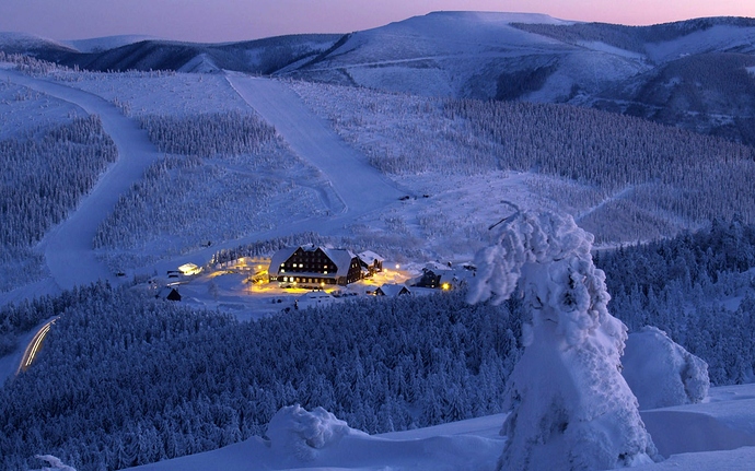 Beautiful-hotel-in-the-middle-of-forest-winter-wallpaper_5120x3200